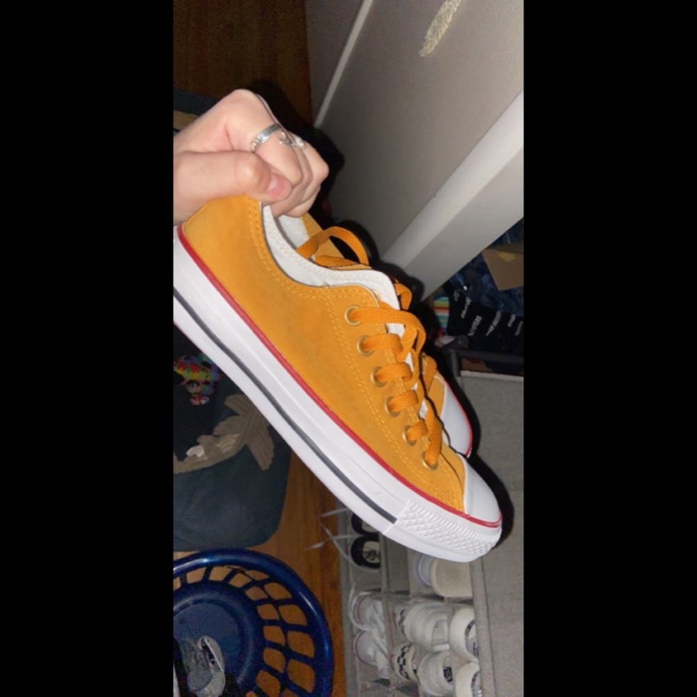 Women’s Yellow low top Converse